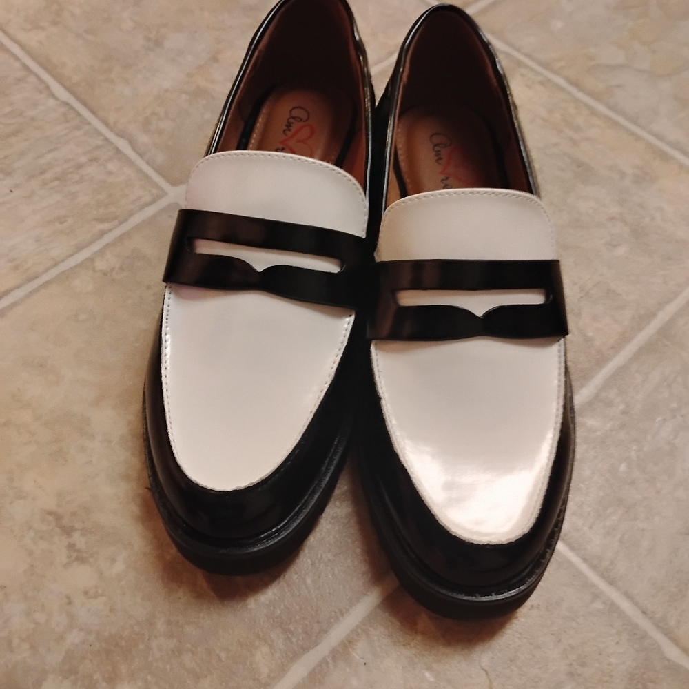 Women's shoes